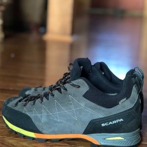 Men’s hiking boots